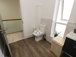 9 Breakwater Way