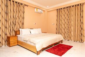 Executive 2-bed Apartment, Santa Maria - Accra