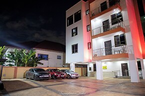 Executive 2-bed Apartment, Santa Maria - Accra