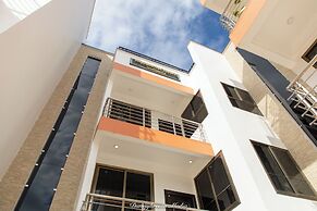 Executive 2-bed Apartment, Santa Maria - Accra