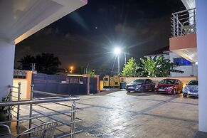Executive 2-bed Apartment, Santa Maria - Accra