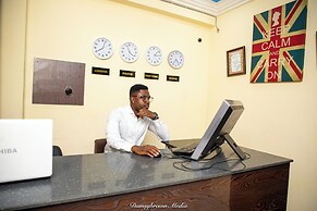 Executive 2-bed Apartment, Santa Maria - Accra