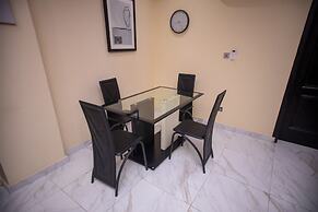 Executive 2-bed Apartment, Santa Maria - Accra