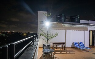 Executive 2-bed Apartment, Santa Maria - Accra