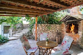 Apartments & Rooms Mara & Petrunjela