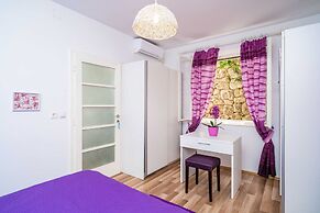 Apartments & Rooms Mara & Petrunjela