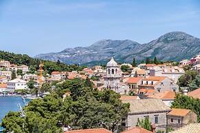 Apartments & Rooms Mara & Petrunjela