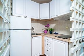 Apartments & Rooms Mara & Petrunjela