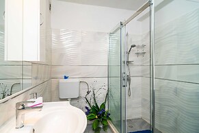 Apartments & Rooms Mara & Petrunjela