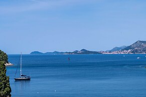 Apartments & Rooms Mara & Petrunjela