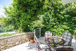 Apartments & Rooms Mara & Petrunjela