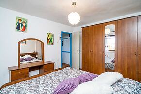 Apartments & Rooms Mara & Petrunjela