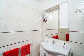 Apartments & Rooms Mara & Petrunjela