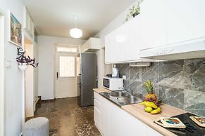 Apartments & Rooms Mara & Petrunjela