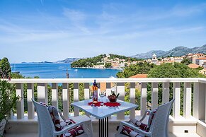 Apartments & Rooms Mara & Petrunjela