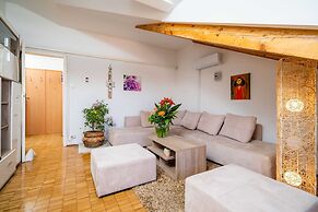 Apartments & Rooms Mara & Petrunjela