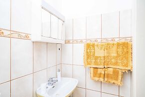 Apartments & Rooms Mara & Petrunjela