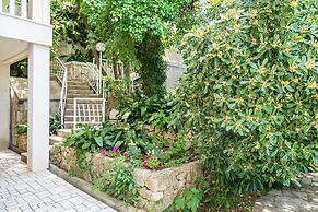 Apartments & Rooms Mara & Petrunjela