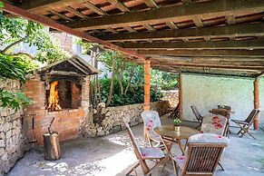 Apartments & Rooms Mara & Petrunjela