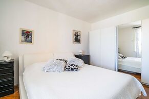 Apartments & Rooms Mara & Petrunjela