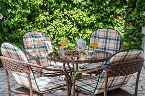 Apartments & Rooms Mara & Petrunjela