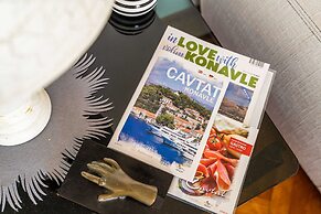 Apartments & Rooms Mara & Petrunjela