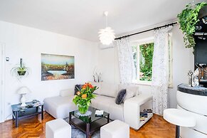 Apartments & Rooms Mara & Petrunjela