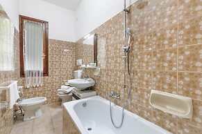 Bilo Danilo Few Minutes From Sea