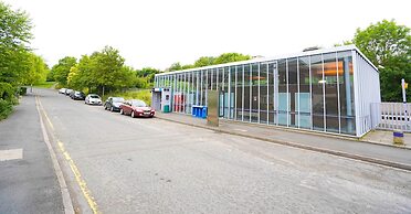 Newly Refurbished Studio, 20 Mins to London Bridge