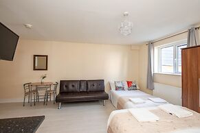 Newly Refurbished Studio, 20mins to London Bridge