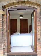 Holly Lodge