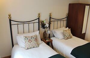 Holly Lodge