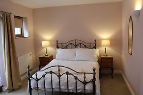 Holly Lodge