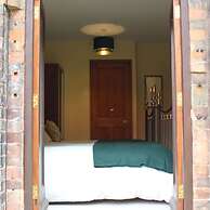 Holly Lodge