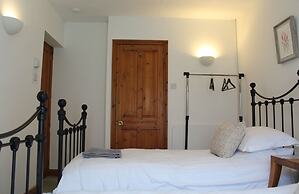 Holly Lodge