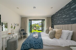 Peninsula Apartment 2