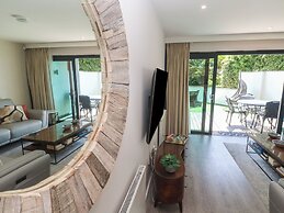 Peninsula Apartment 2