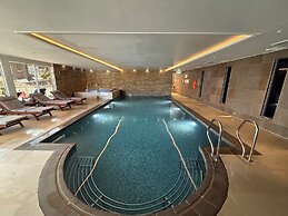 Peninsula Apartment 2