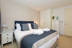 Peninsula Apartment 2