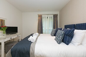 Peninsula Apartment 2