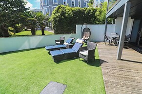 Peninsula Apartment 2