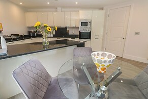 Peninsula Apartment 2