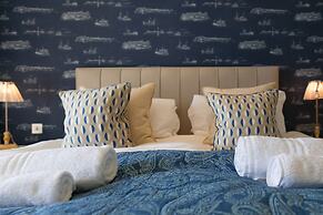 Peninsula Apartment 2