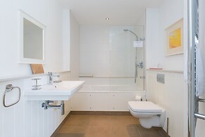 Peninsula Apartment 2