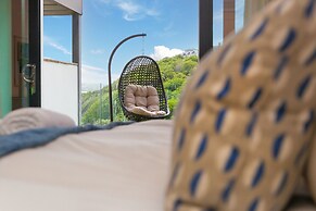 Peninsula Apartment 2