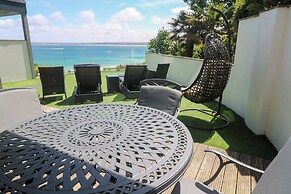 Peninsula Apartment 2