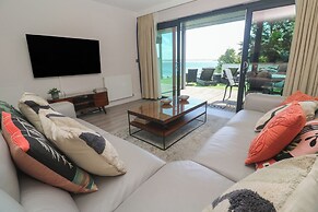Peninsula Apartment 2