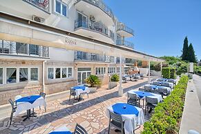 Aqua Guestrooms Kastela