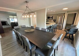 Carnation Drive Home 7 Bedroom Home by RedAwning