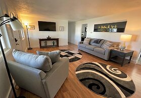 Carnation Drive Home 7 Bedroom Home by RedAwning